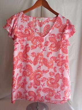 Chaus Pink & Coral Paisley V-Neck Flutter Sleeve Top